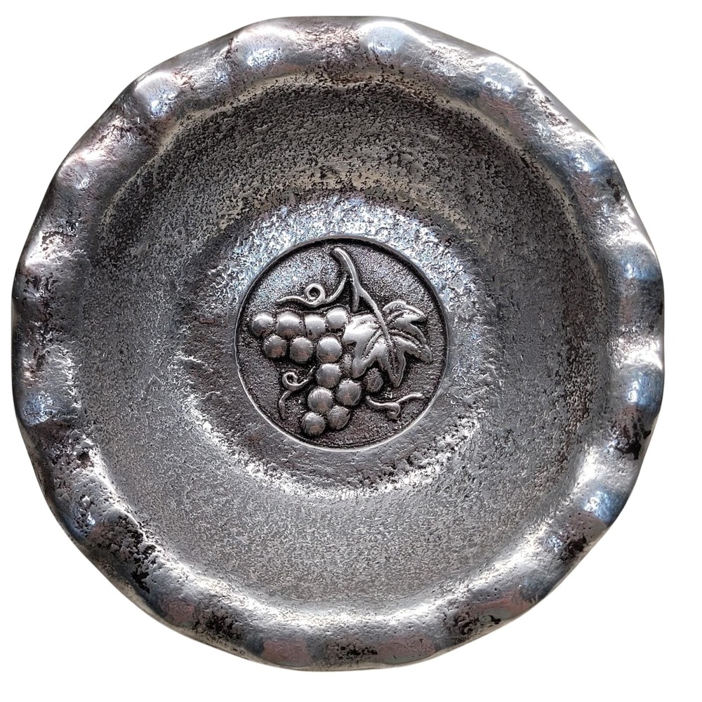 Grasslands Road Vineyard Aluminum Small Bowl 5.5 Silver Grape Scalloped Edge
